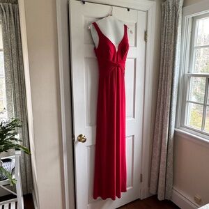 Red lined sleek prom dress